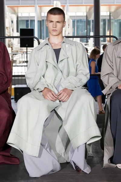 Look 2